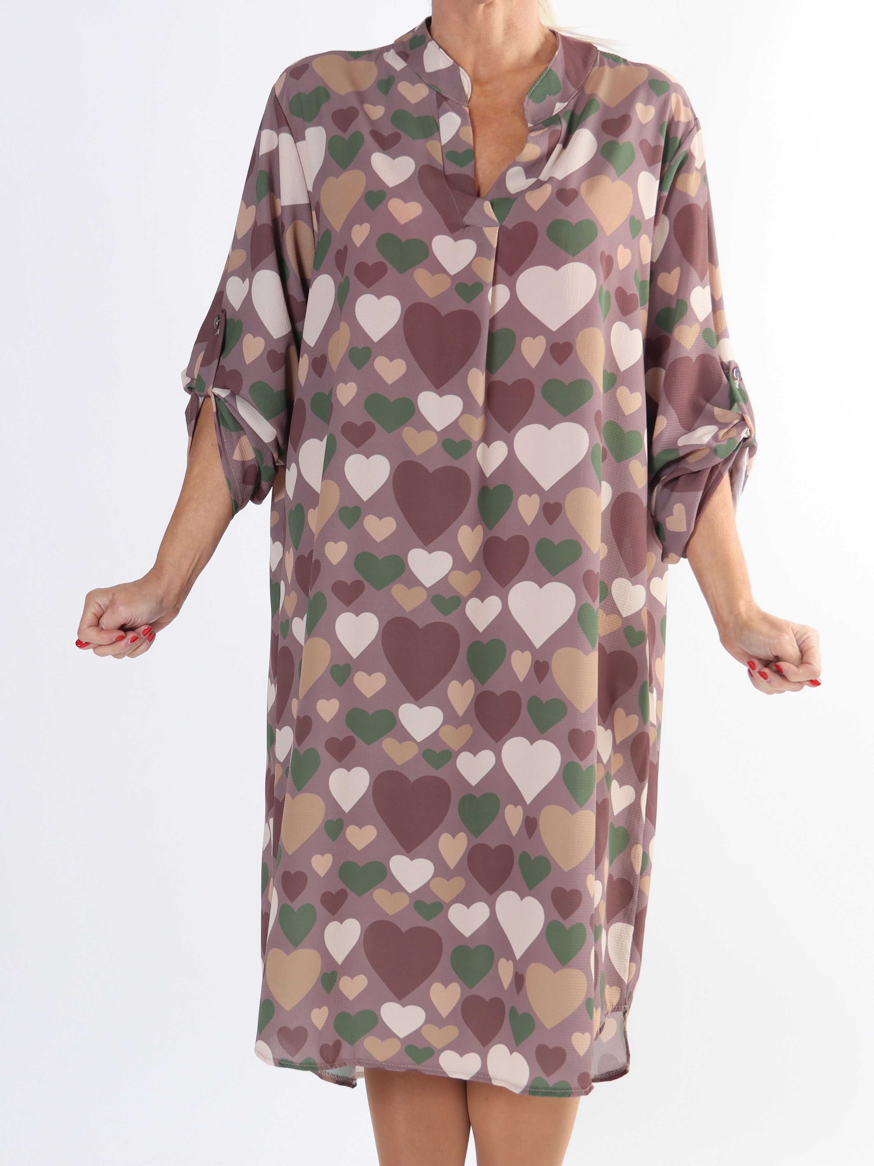 Vanesa Heart Long - Plus size kjole med hjerte mønster